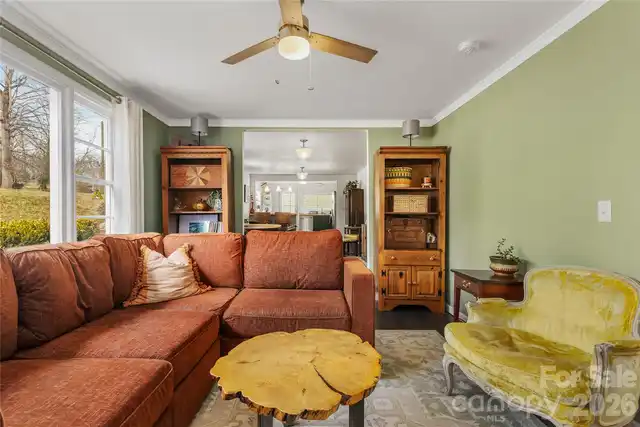 Listing Photo 12
