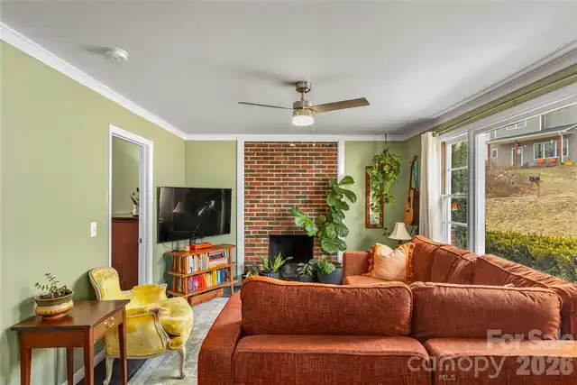 Listing Photo 14