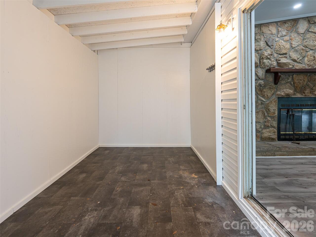 Listing Photo 14