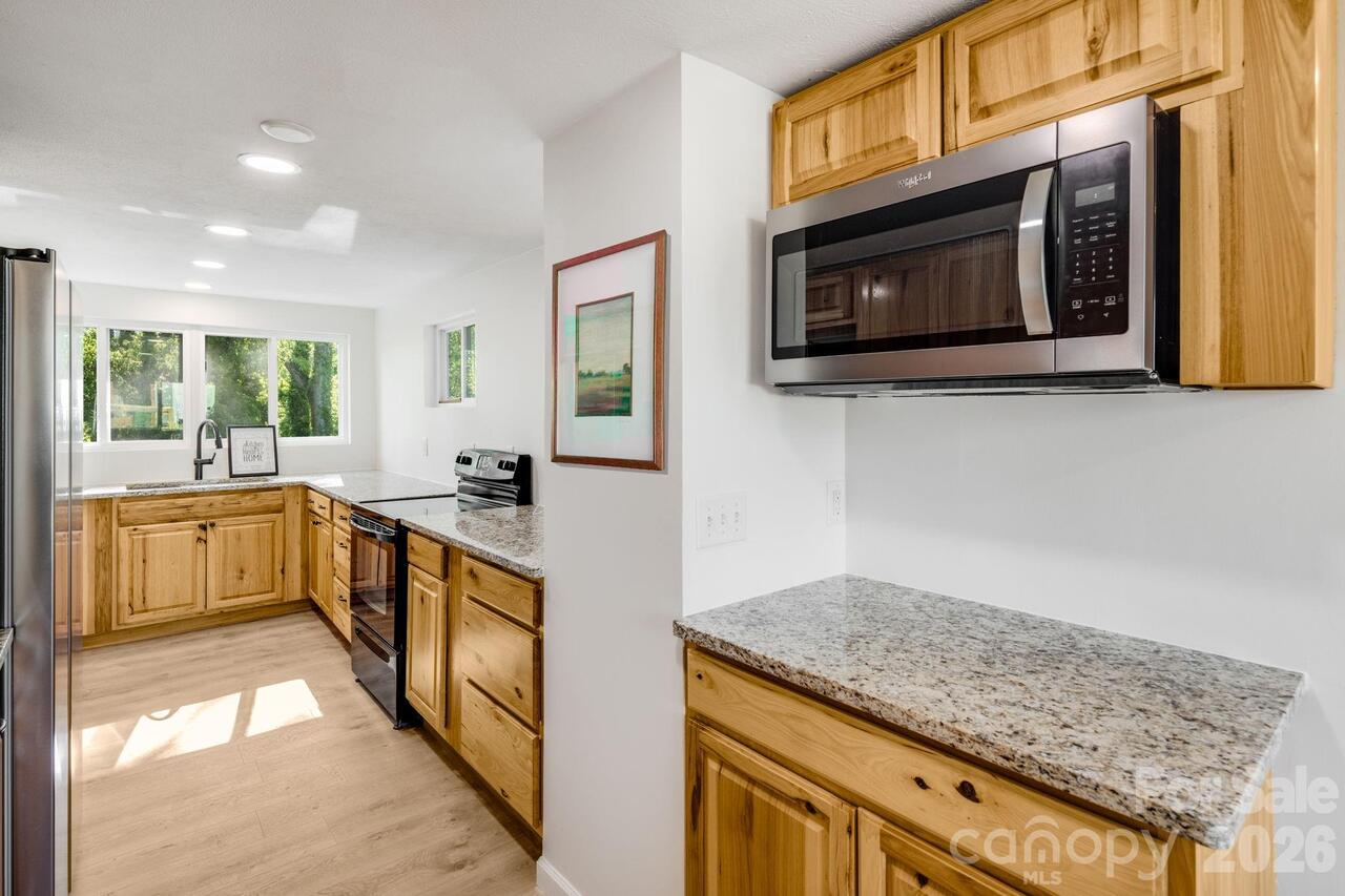Listing Photo 11