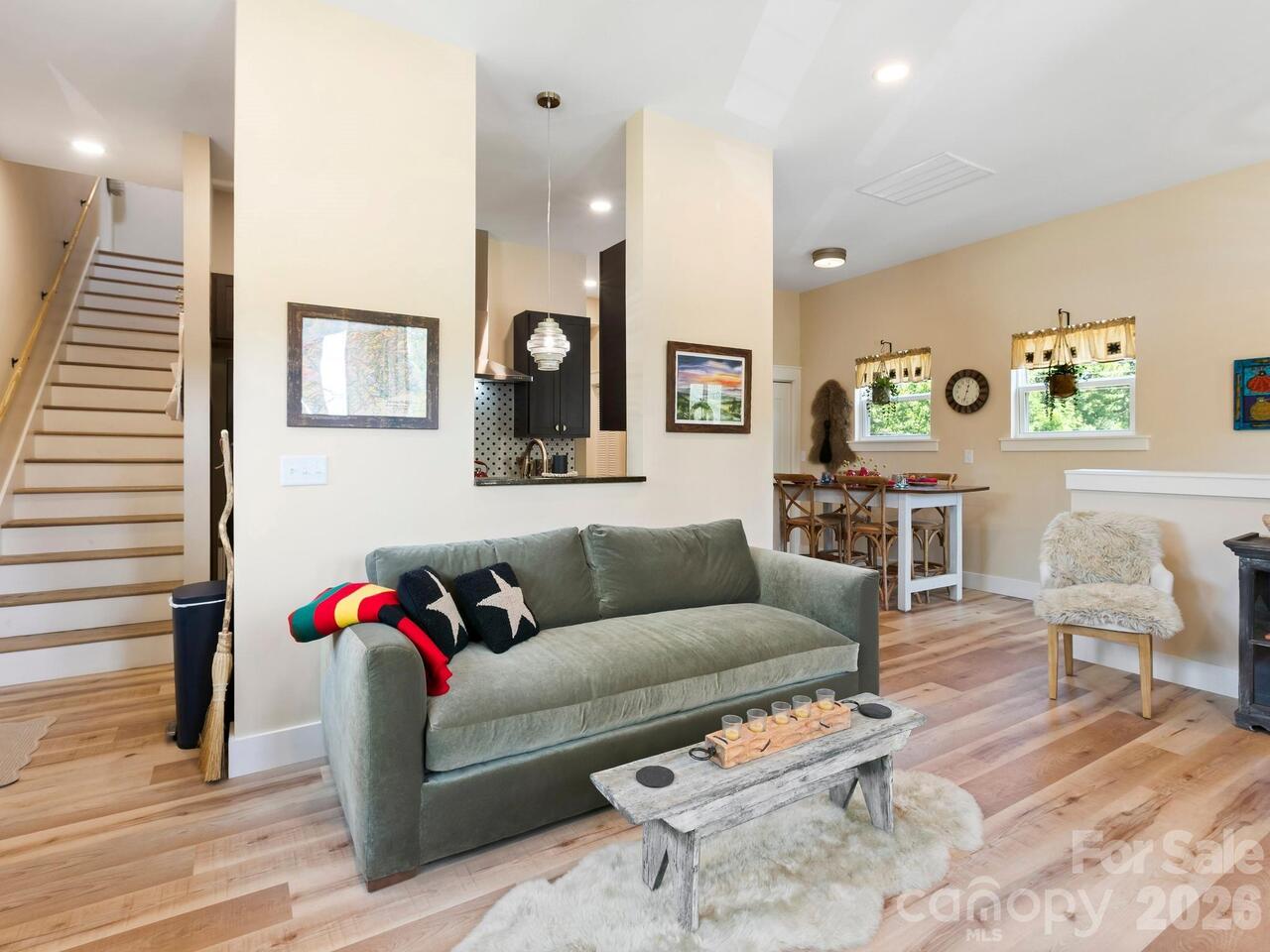 Listing Photo 6