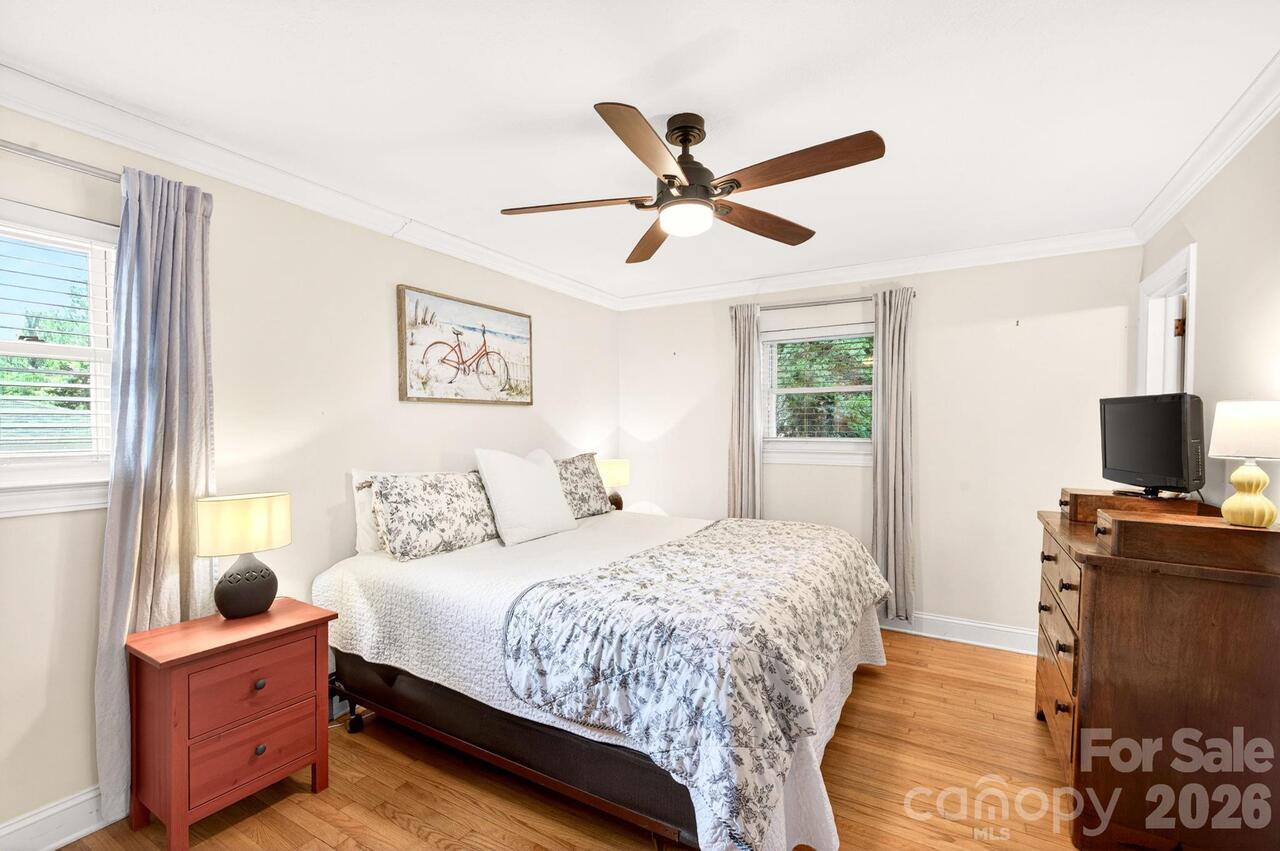 Listing Photo 17