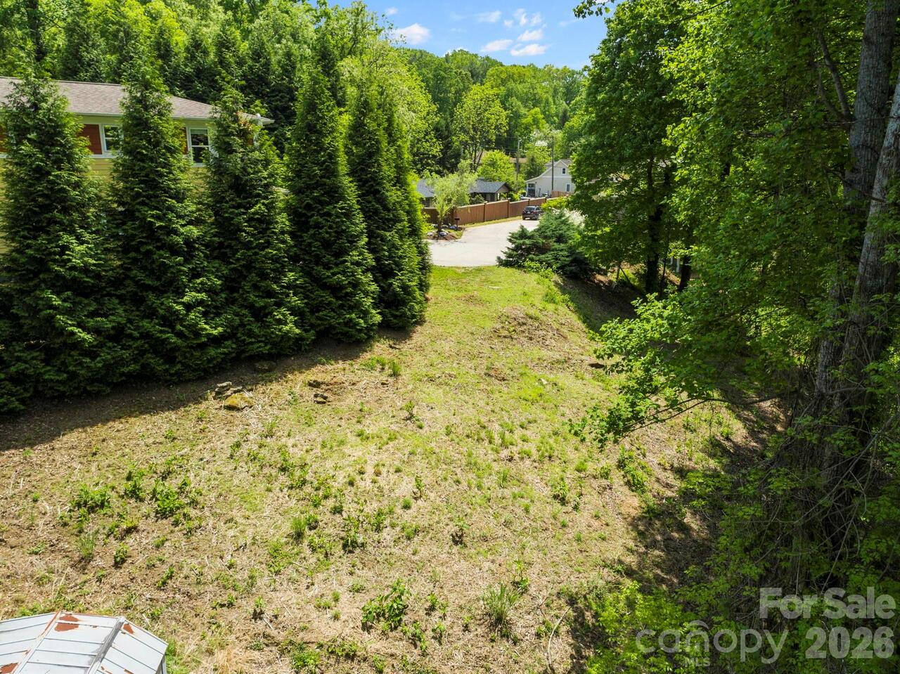 Listing Photo 12