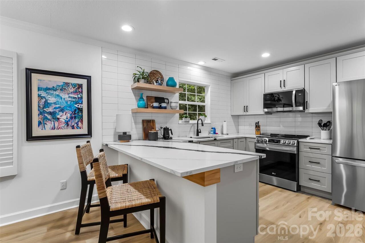 Listing Photo 10