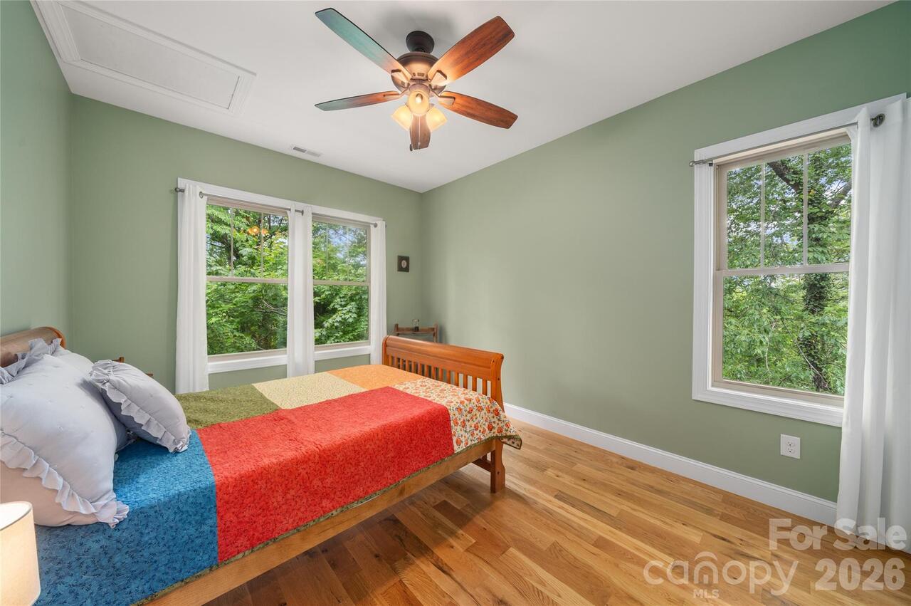 Listing Photo 22