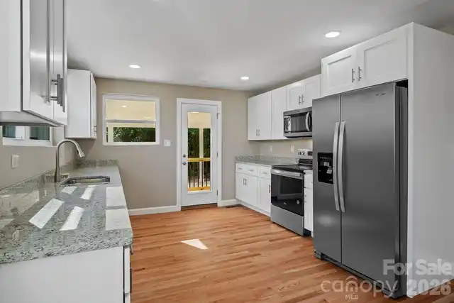 Listing Photo 8
