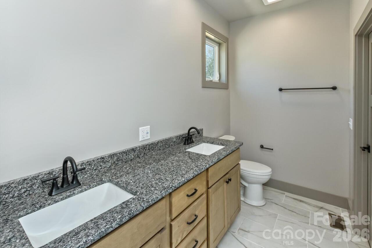 Listing Photo 8