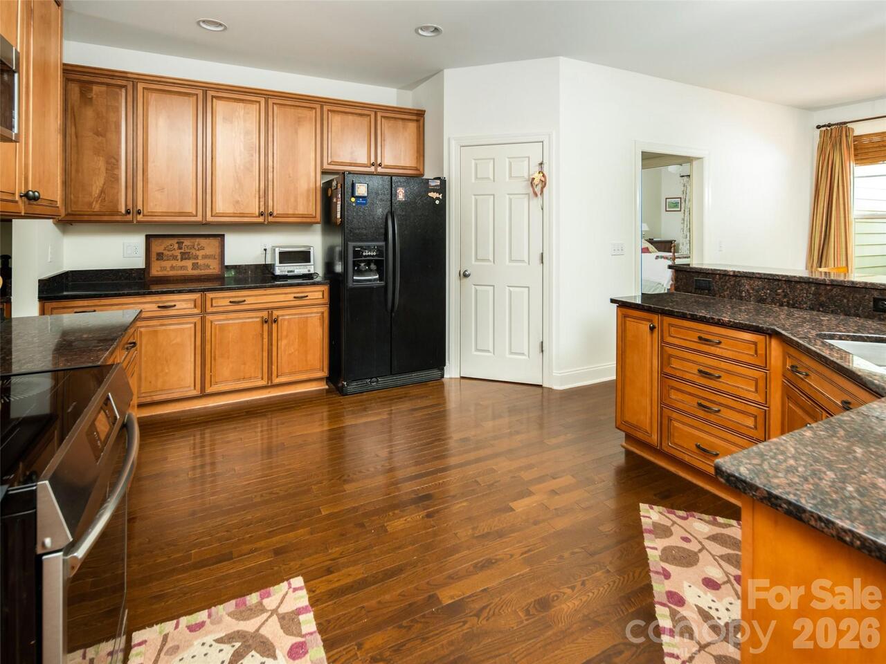 Listing Photo 9