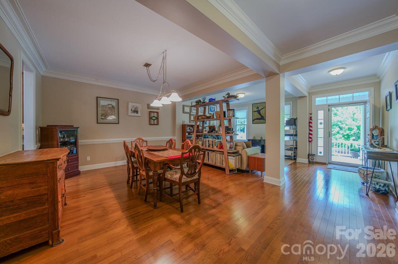 Listing Photo 12