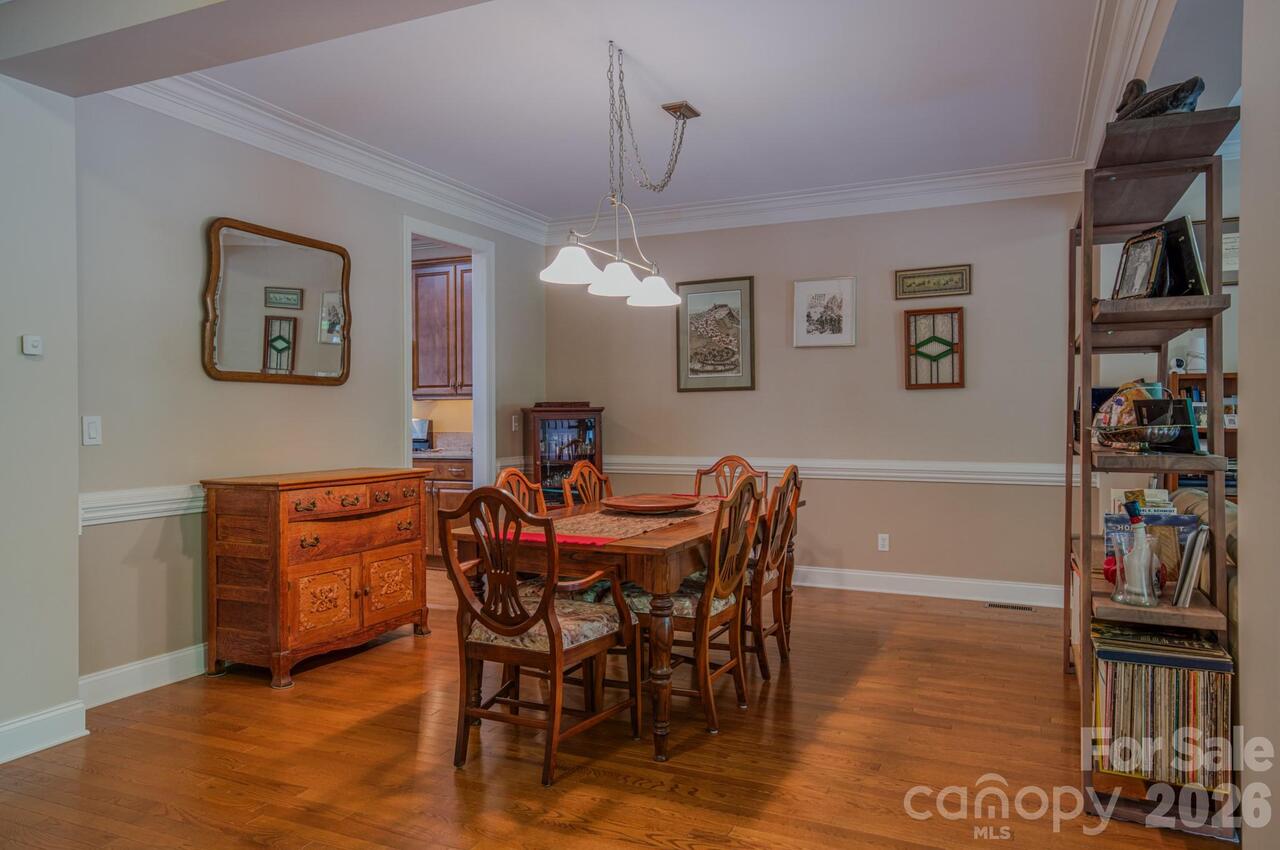 Listing Photo 14