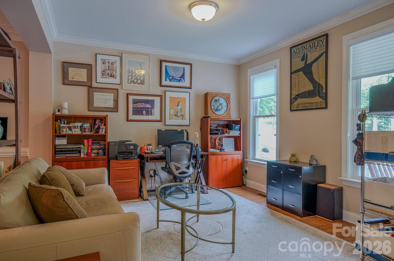 Listing Photo 16