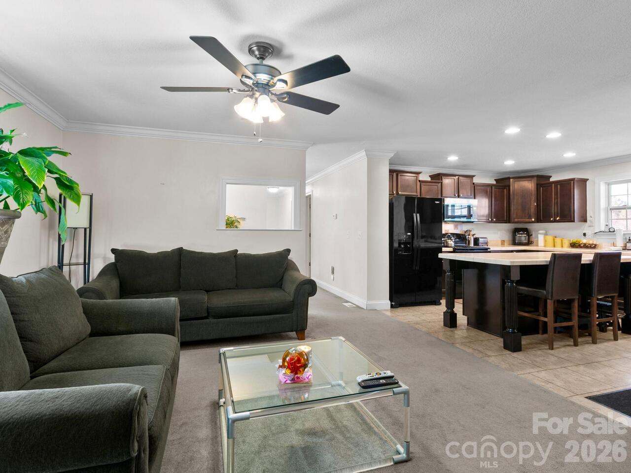 Listing Photo 12