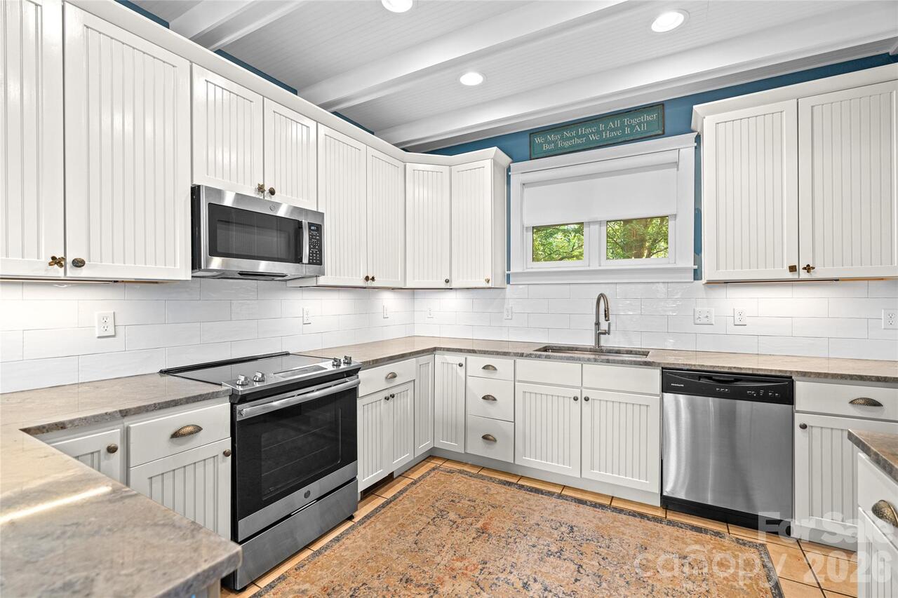 Listing Photo 11
