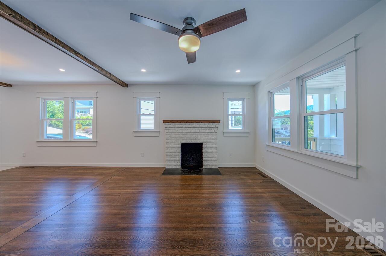 Listing Photo 12