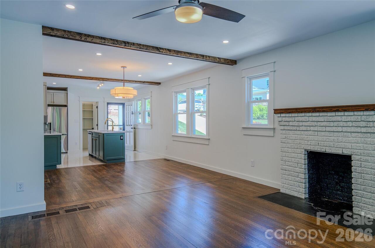 Listing Photo 16