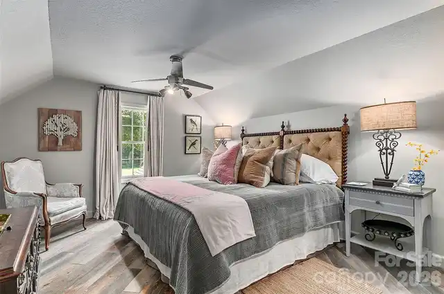 Listing Photo 18