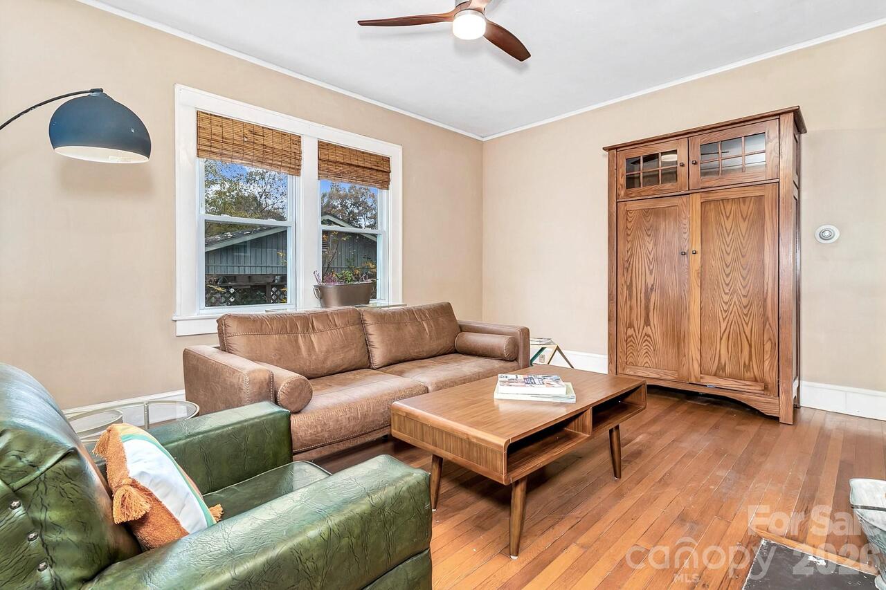 Listing Photo 9