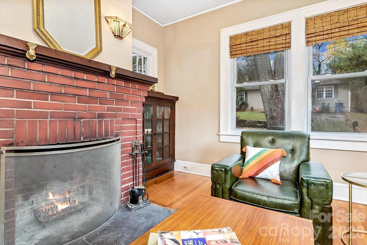 Listing Photo 10