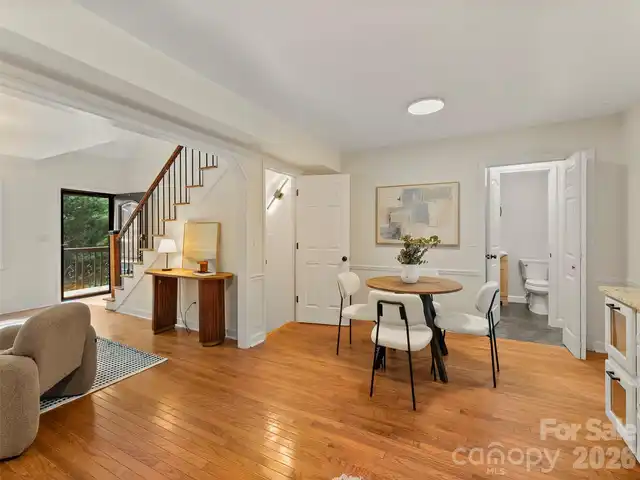Listing Photo 8