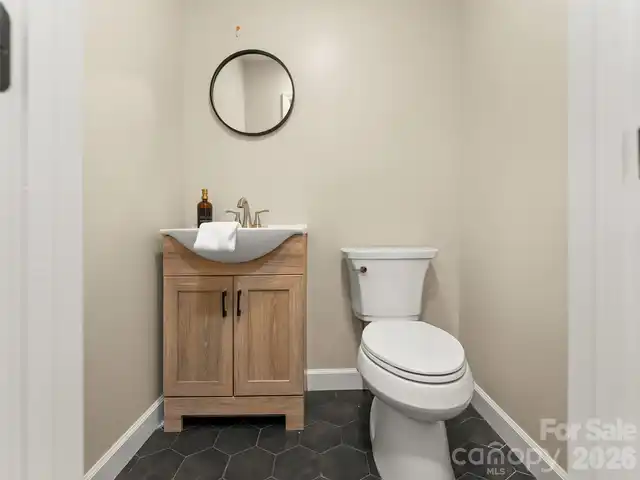 Listing Photo 11