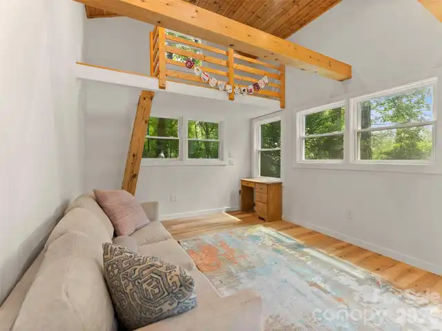 Listing Photo 16