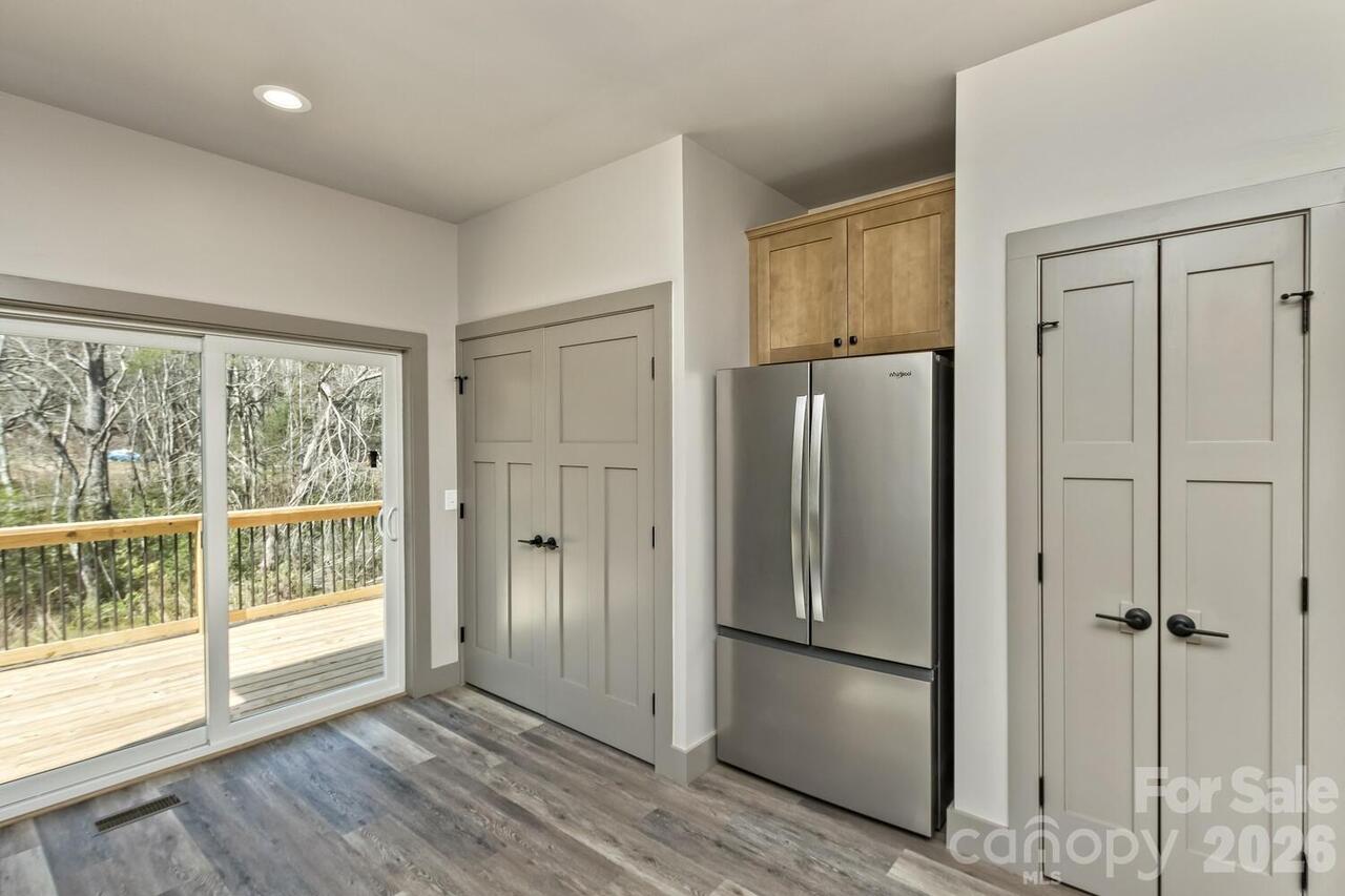 Listing Photo 18