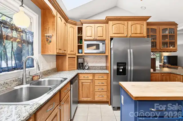 Listing Photo 7