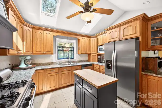 Listing Photo 9