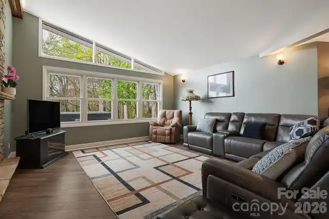 Listing Photo 7