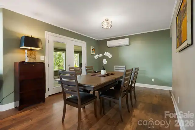 Listing Photo 10