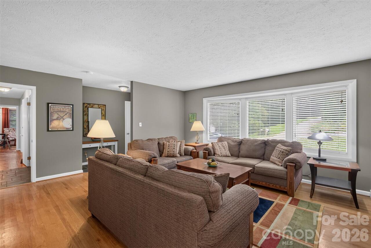 Listing Photo 7