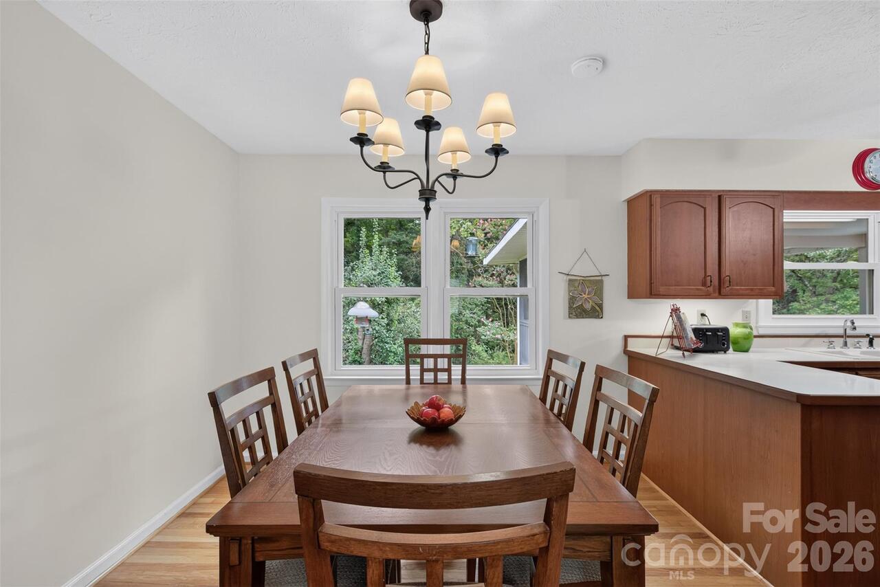 Listing Photo 14
