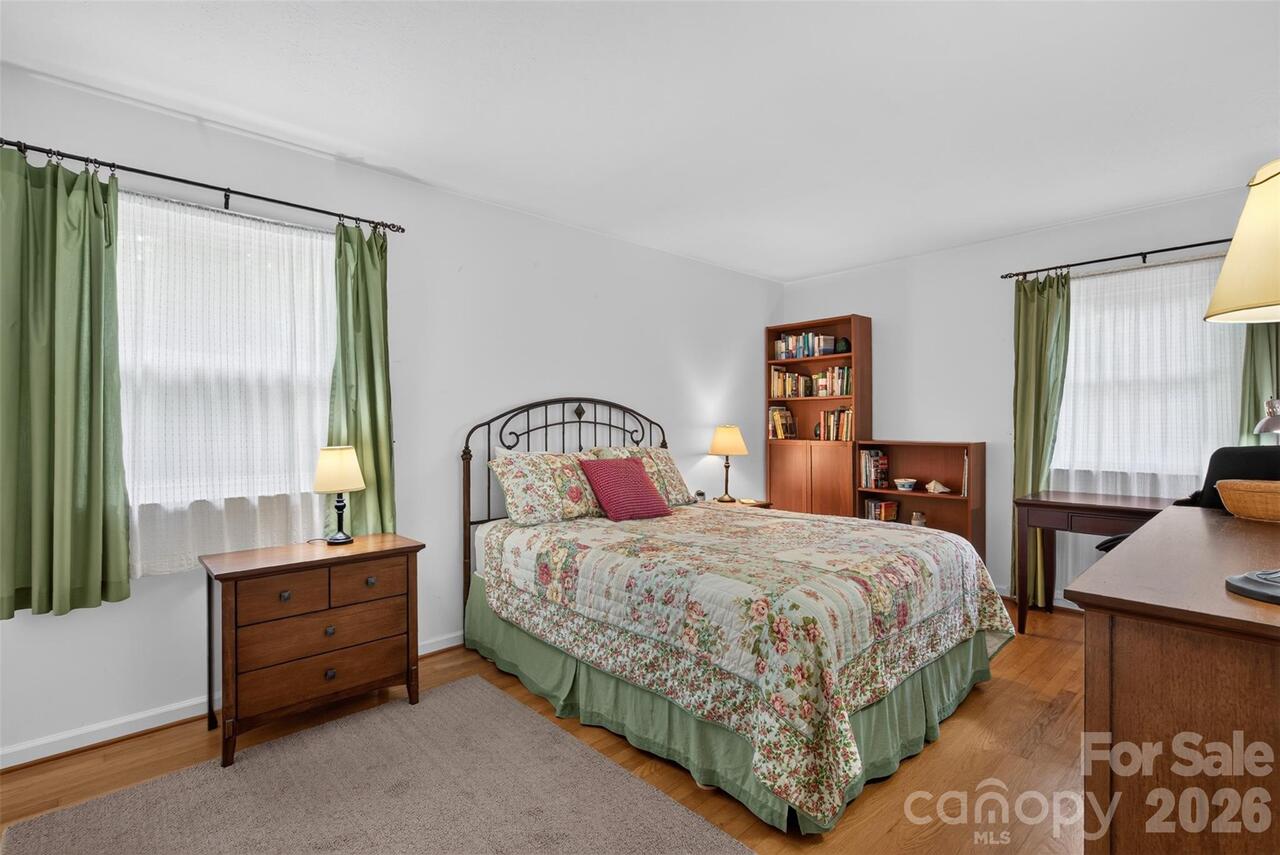 Listing Photo 17
