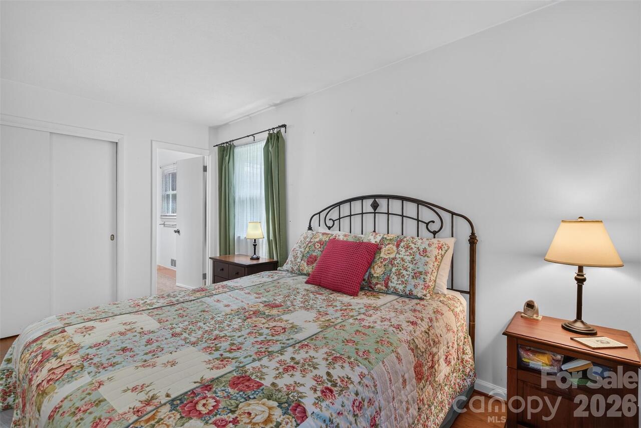Listing Photo 18