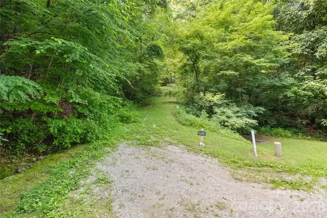 Listing Photo 14