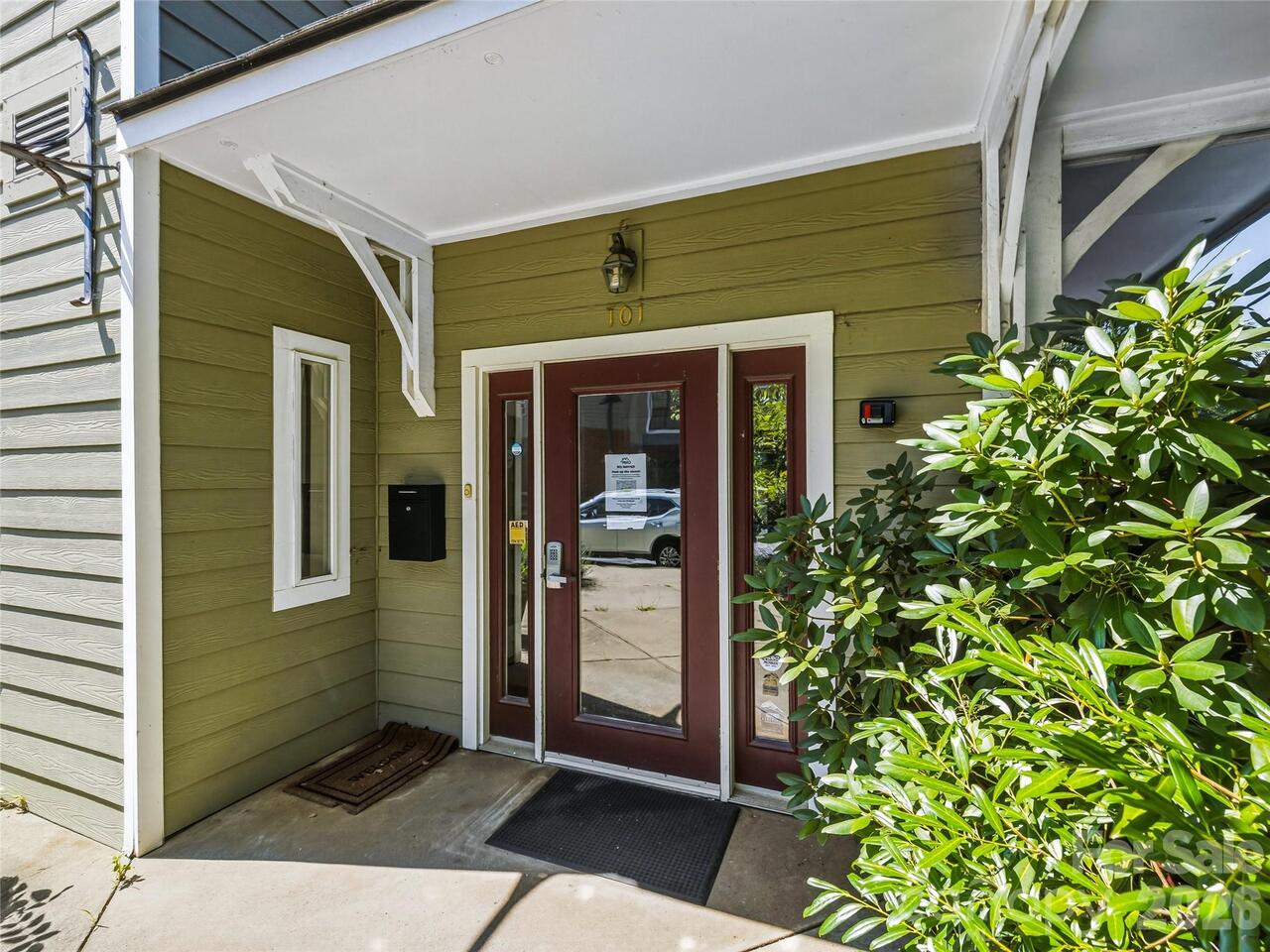 Listing Photo 11