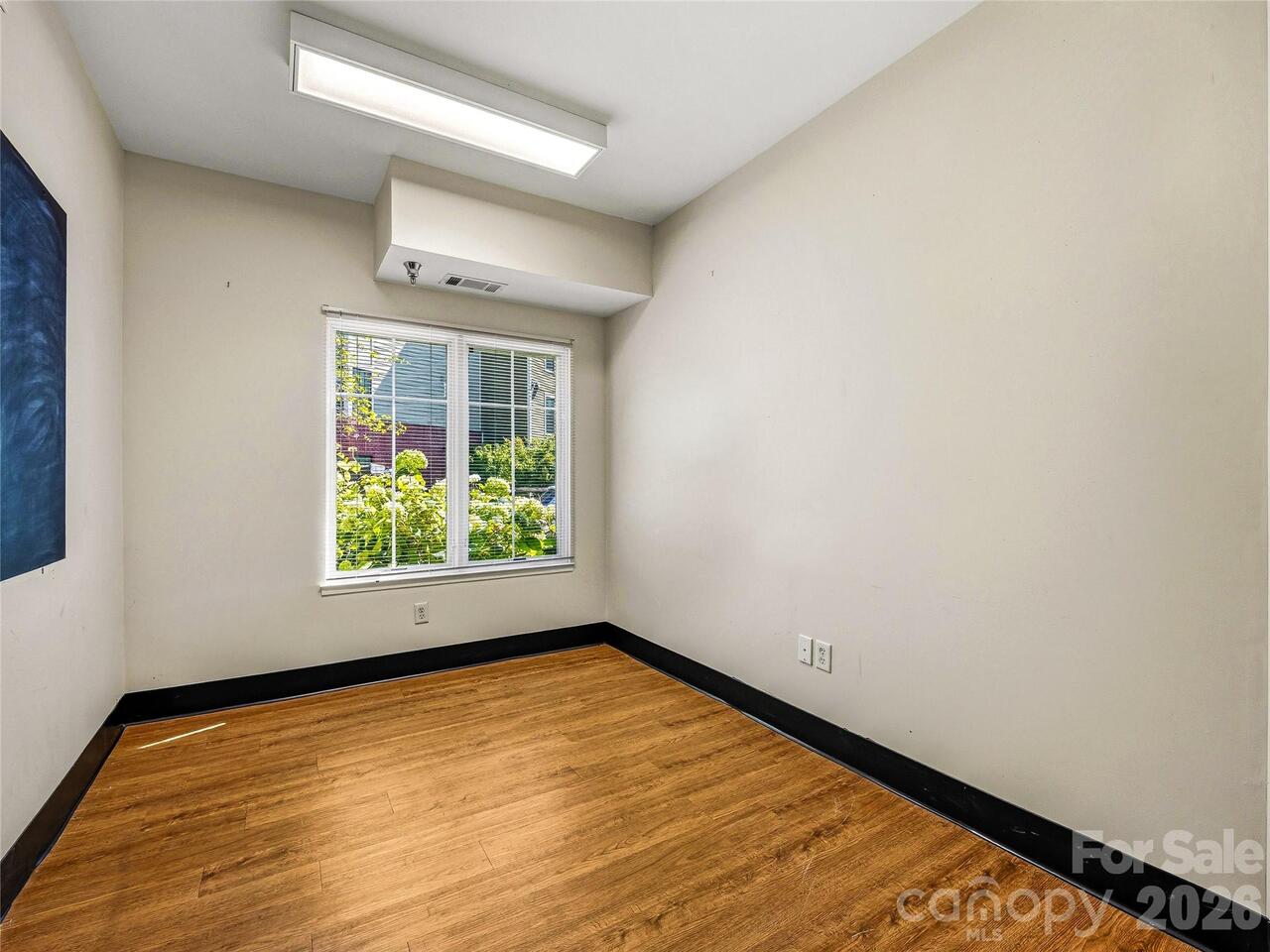 Listing Photo 28