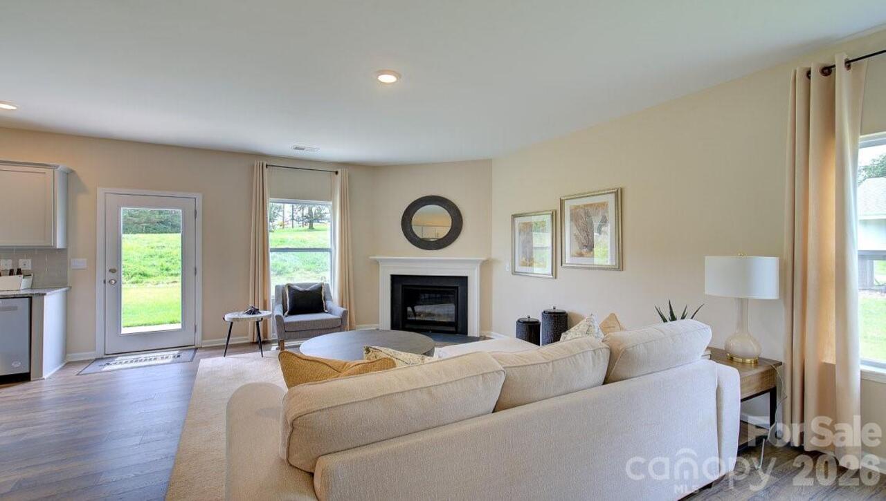Listing Photo 11