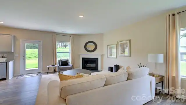 Listing Photo 11