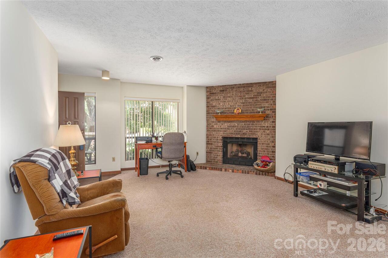 Listing Photo 7