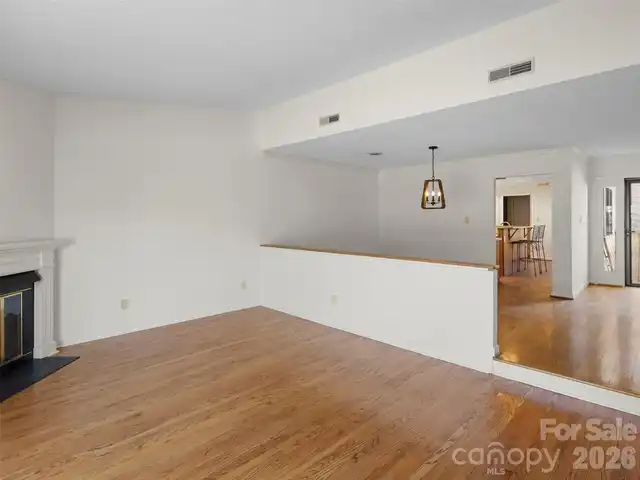 Listing Photo 7