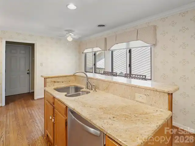 Listing Photo 15