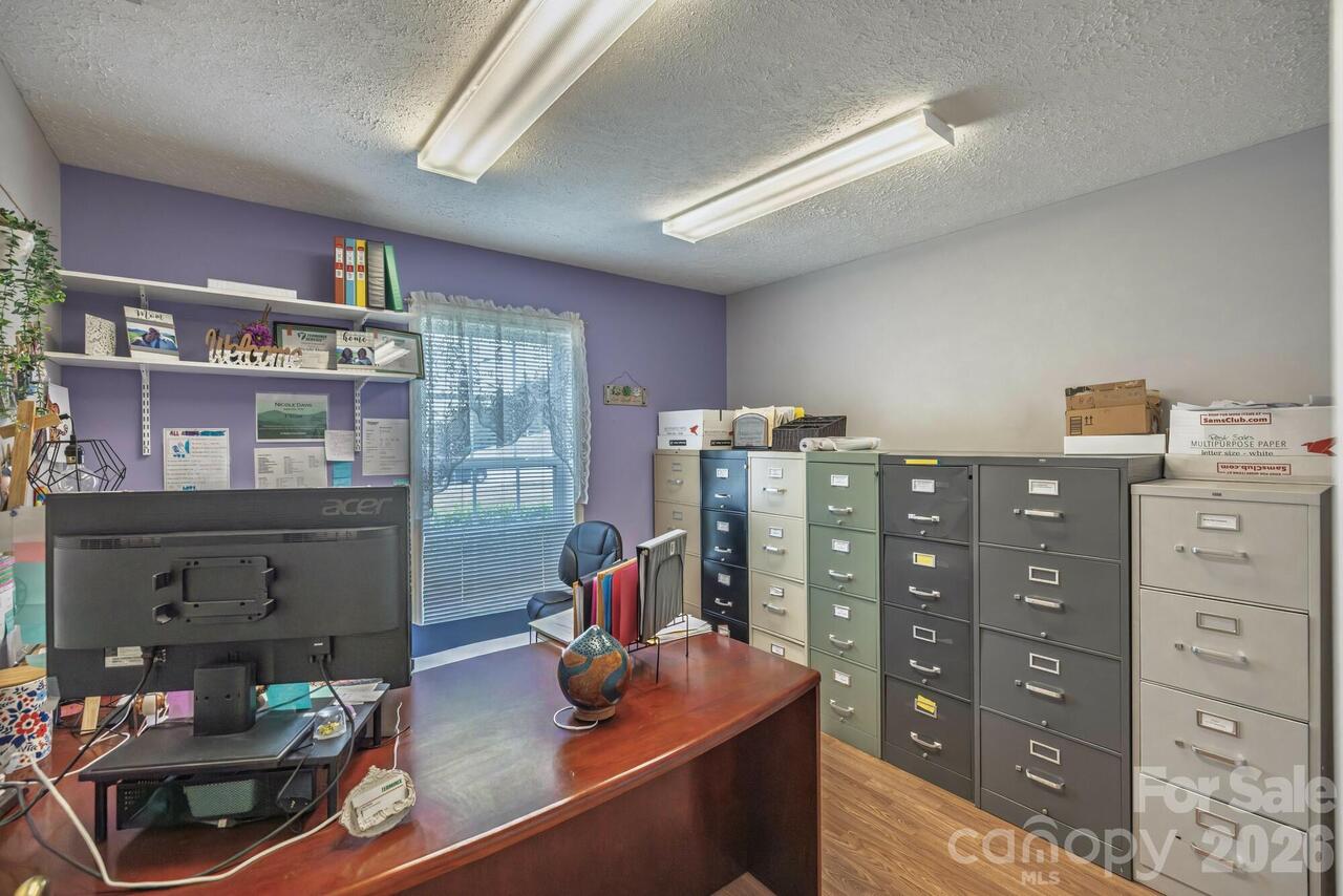 Listing Photo 6