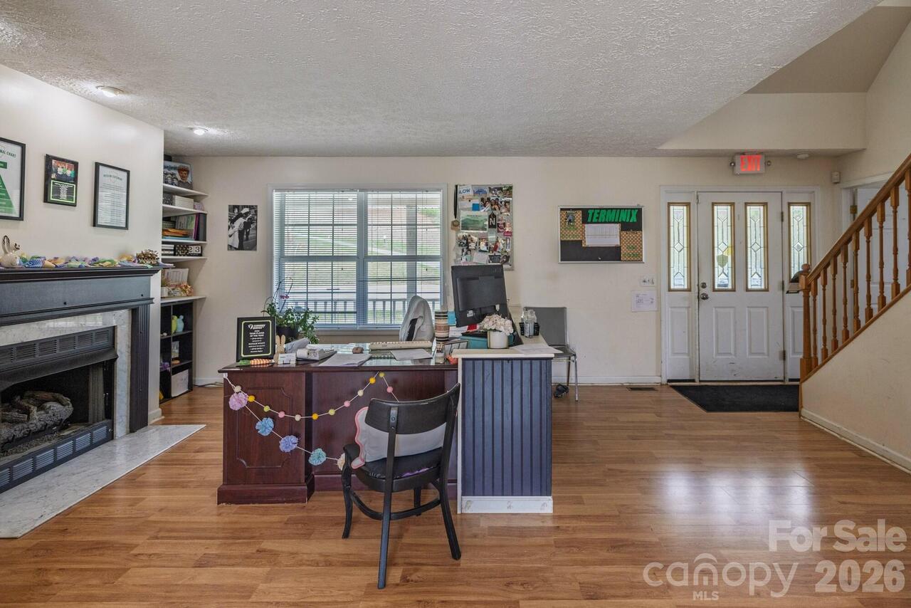 Listing Photo 10