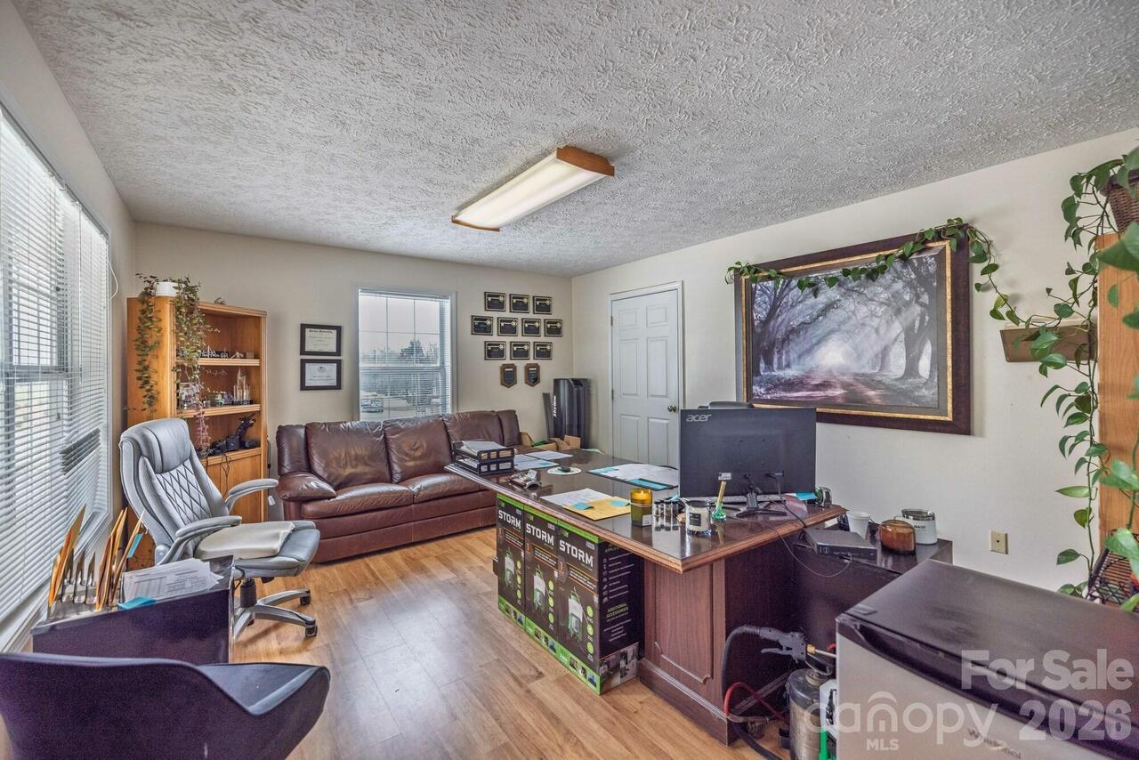Listing Photo 13