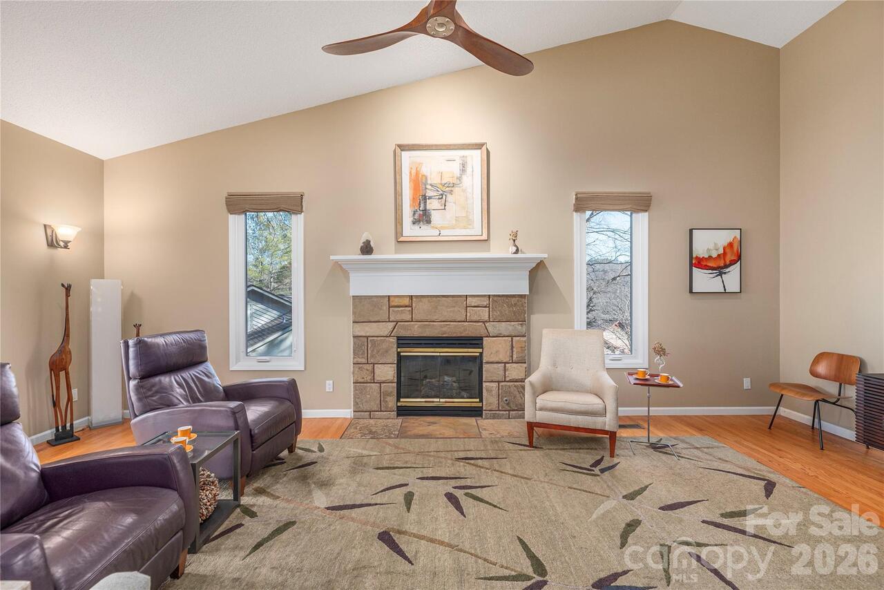 Listing Photo 10