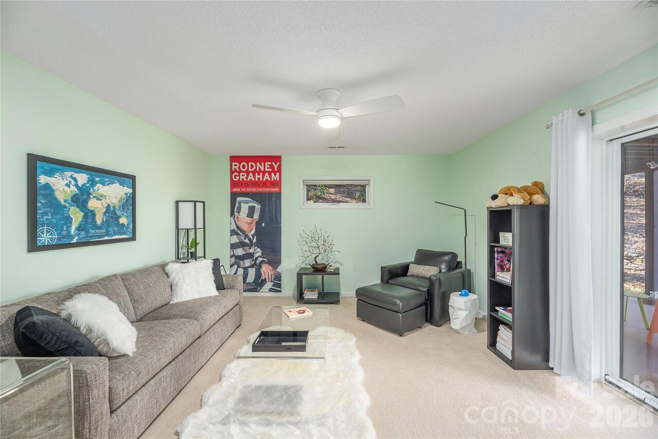 Listing Photo 32