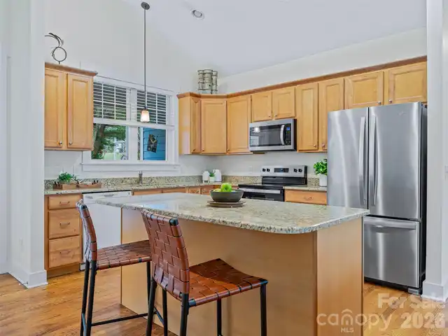 Listing Photo 6