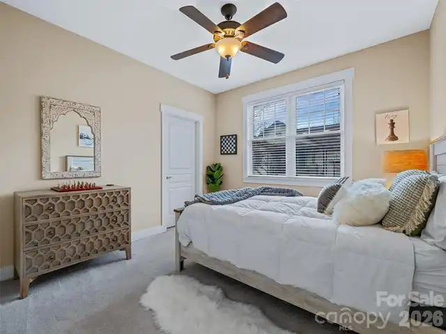 Listing Photo 14