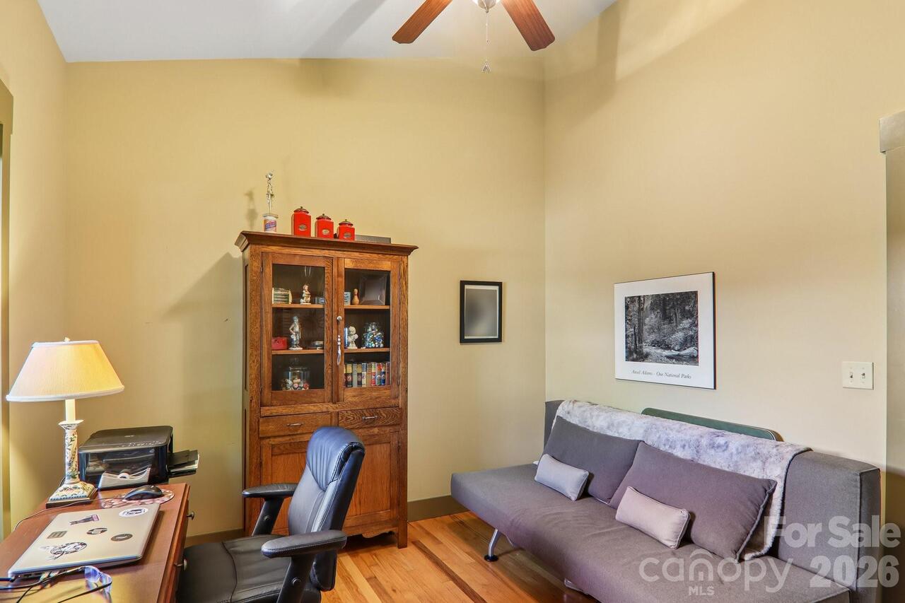 Listing Photo 17